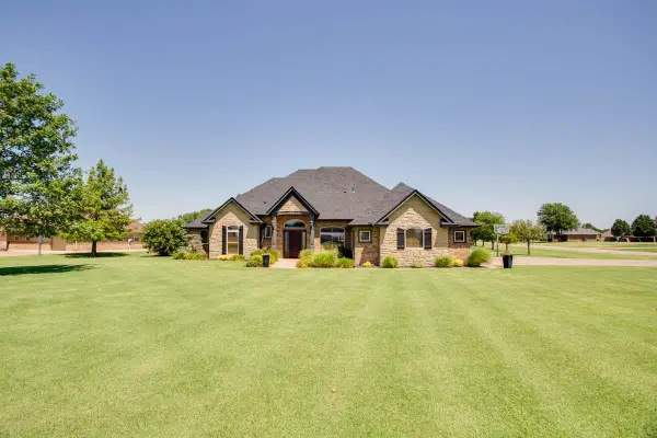21 Cumberlin Rd, Enid, OK 73703