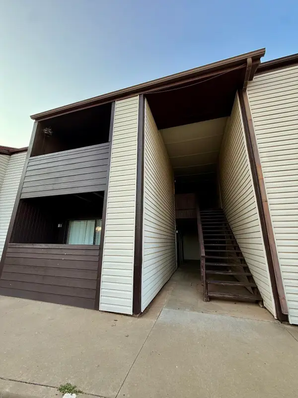 412 N Oakwood Rd, Enid, OK 73703