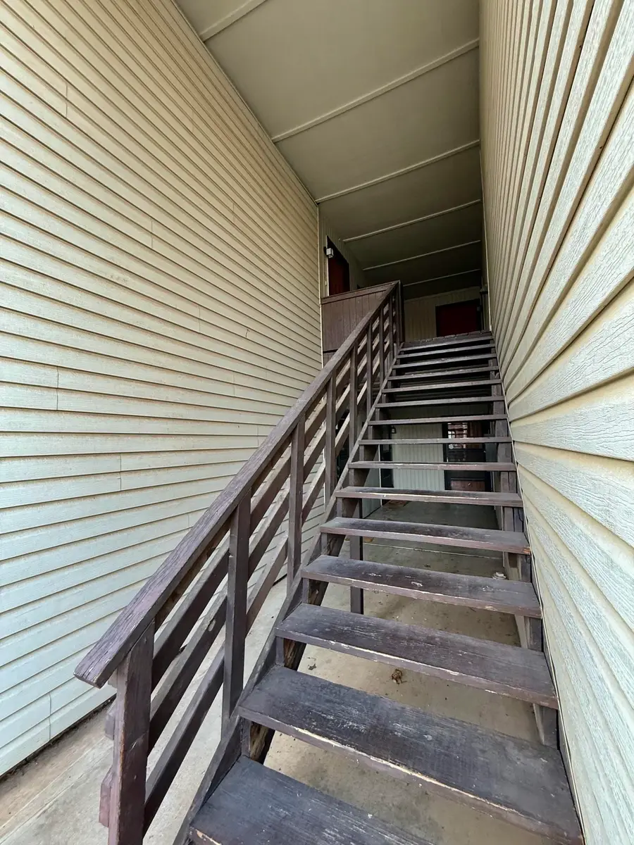 412 N Oakwood Rd, Enid, OK 73703 - #3