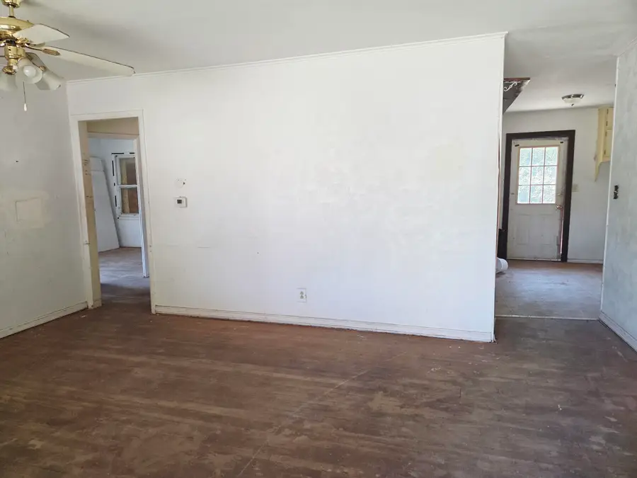 1610 N Monroe St, Enid, OK 73701 - #2