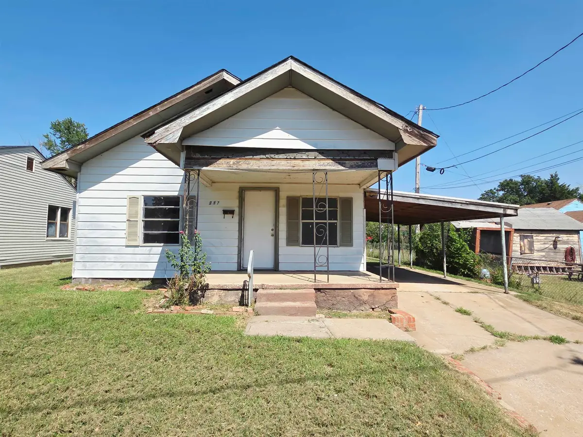 217 S 18th, Enid, OK 73701 - #1