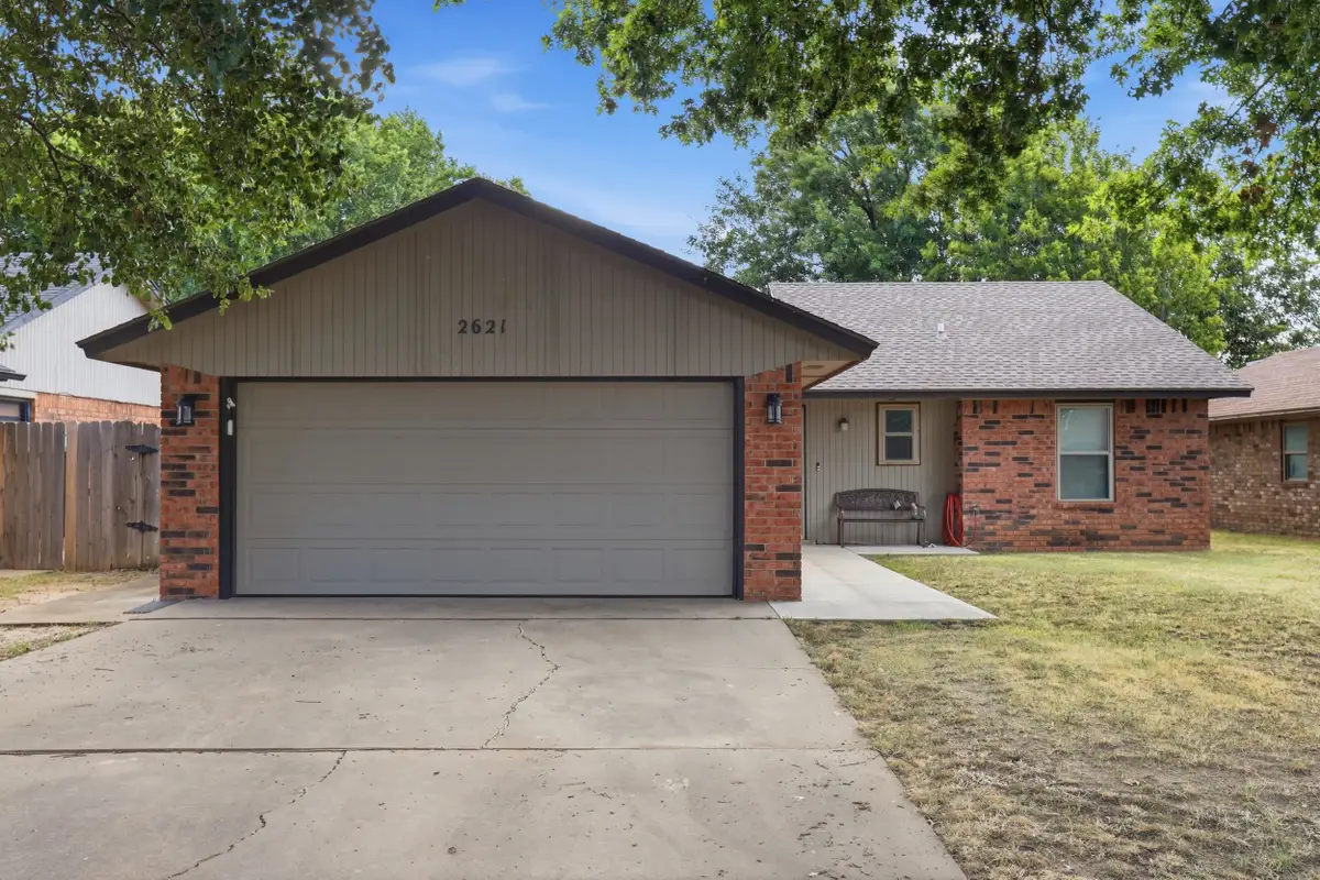 2621 Liberty Ln, Enid, OK 73703 - #1