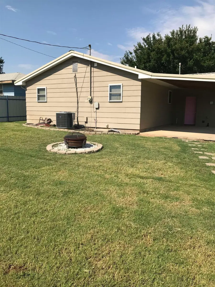 1014 Avenue B, Beaver, OK 73932 - #3