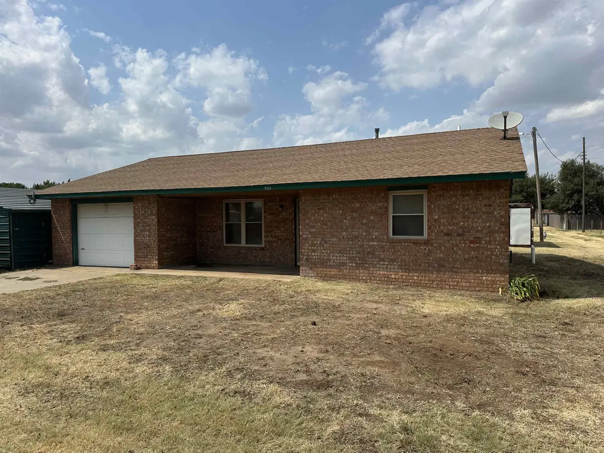 211 E Ninth St, Vici, OK 73859 - #1
