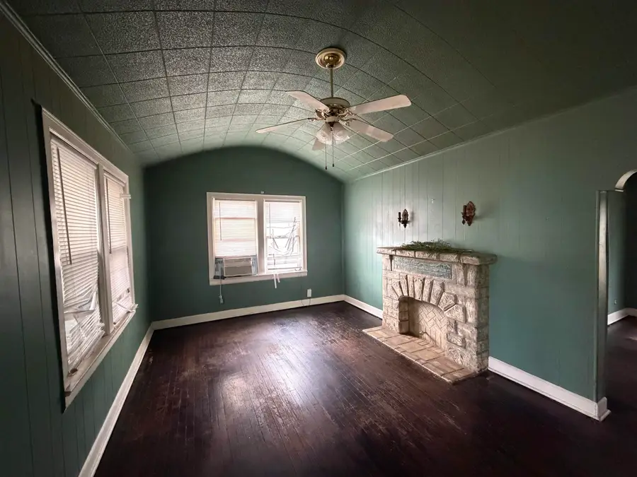 319 University Pl, Enid, OK 73701 - #2