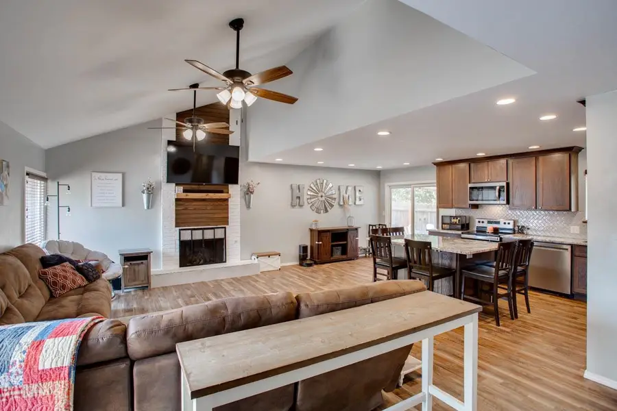 2410 Constitution Ave, Enid, OK 73703 - #3