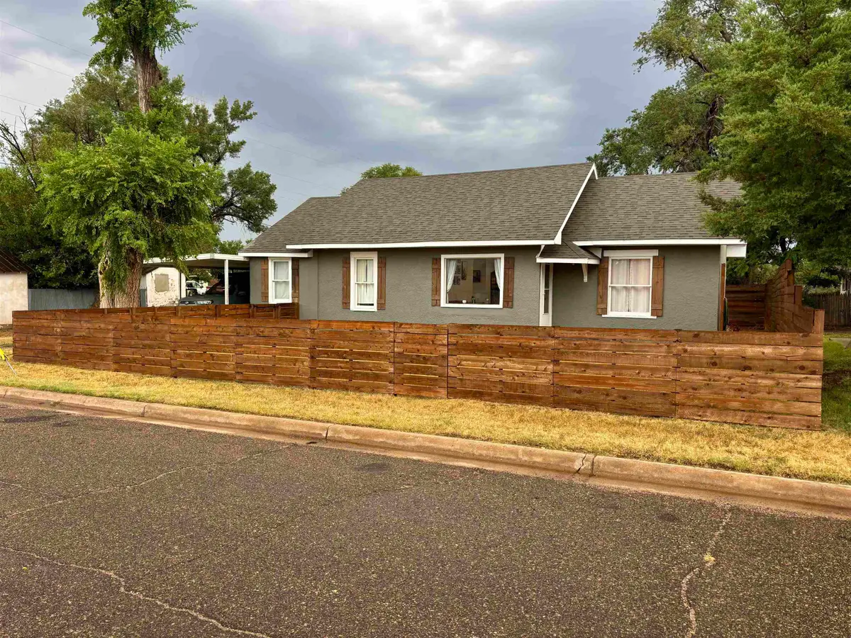 116 E 4th St, Beaver, OK 73932 - #1