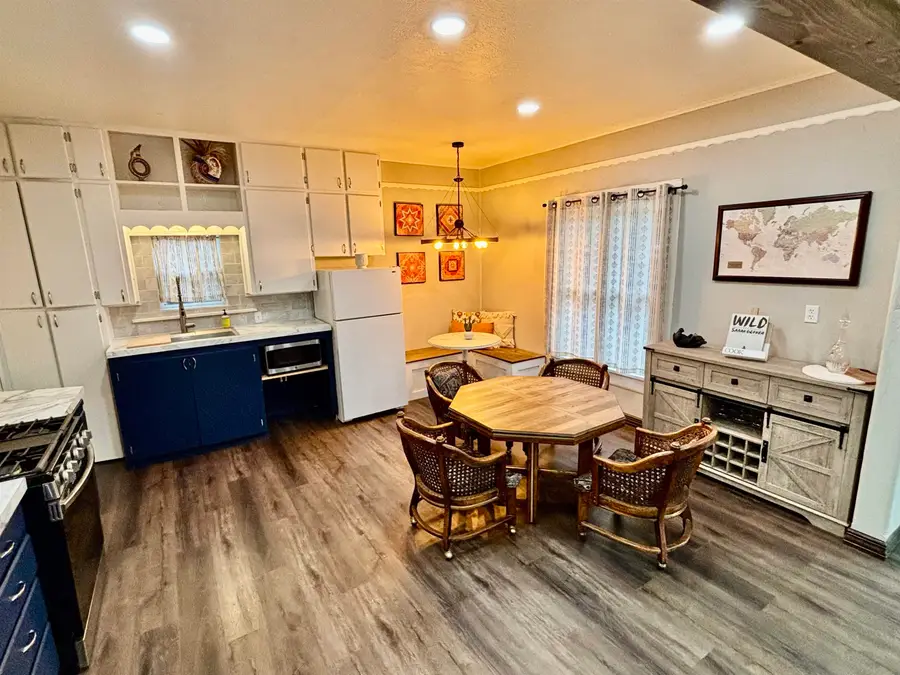 116 E 4th St, Beaver, OK 73932 - #3