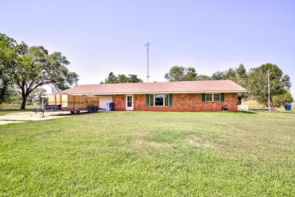 108 E Chestnut St, Nash, OK 73761-0000