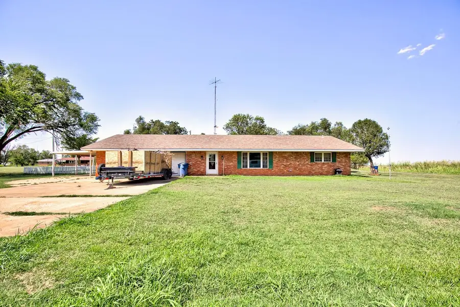 108 E Chestnut St, Nash, OK 73761-0000 - #2