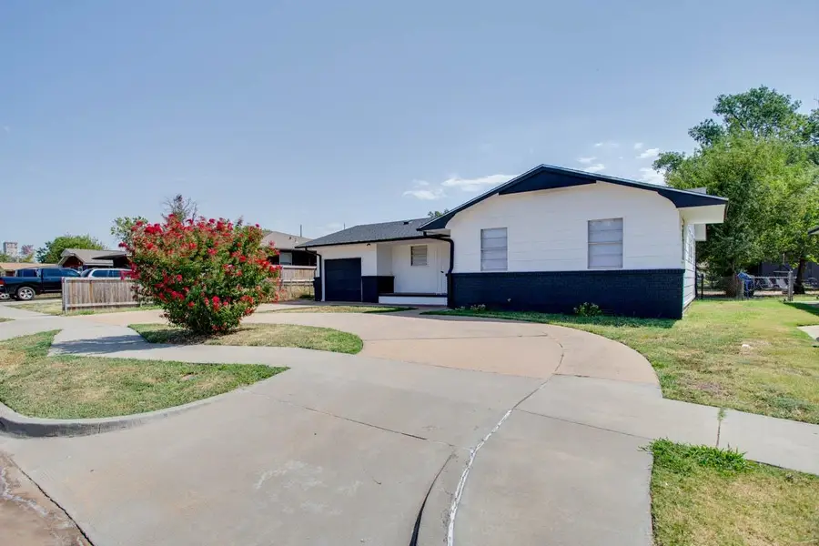 1305 N 15th, Enid, OK 73701 - #2