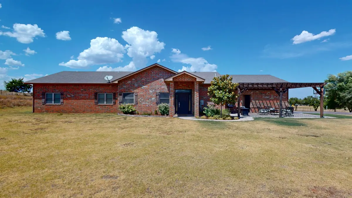 3355 8th St, Woodward, OK 73801 - #1