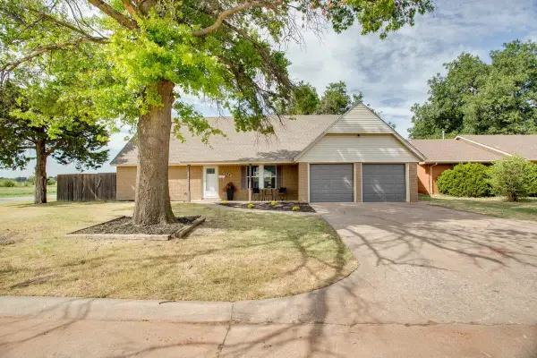 2324 Seminole, Enid, OK 73703