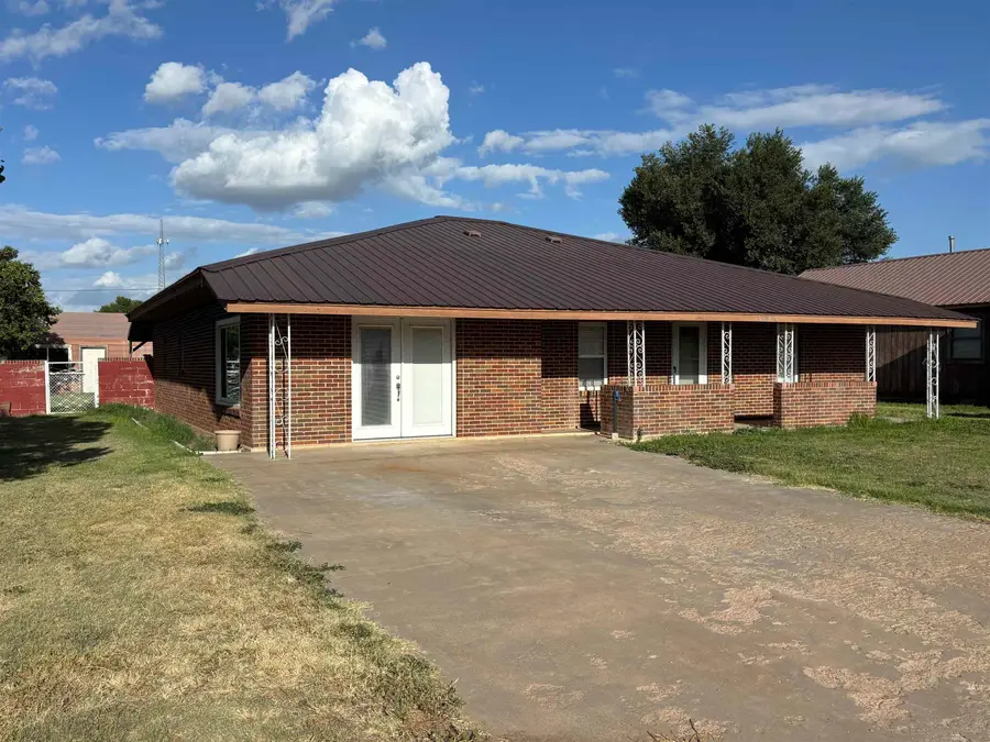 604 Avenue C, Beaver, OK 73932 - #2