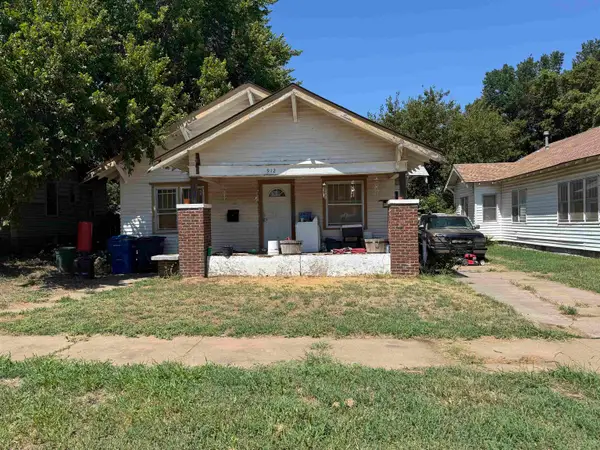 912 E maple, enid, OK 73701