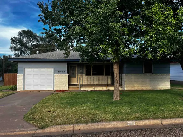 1002 Avenue B, Beaver, OK 73932
