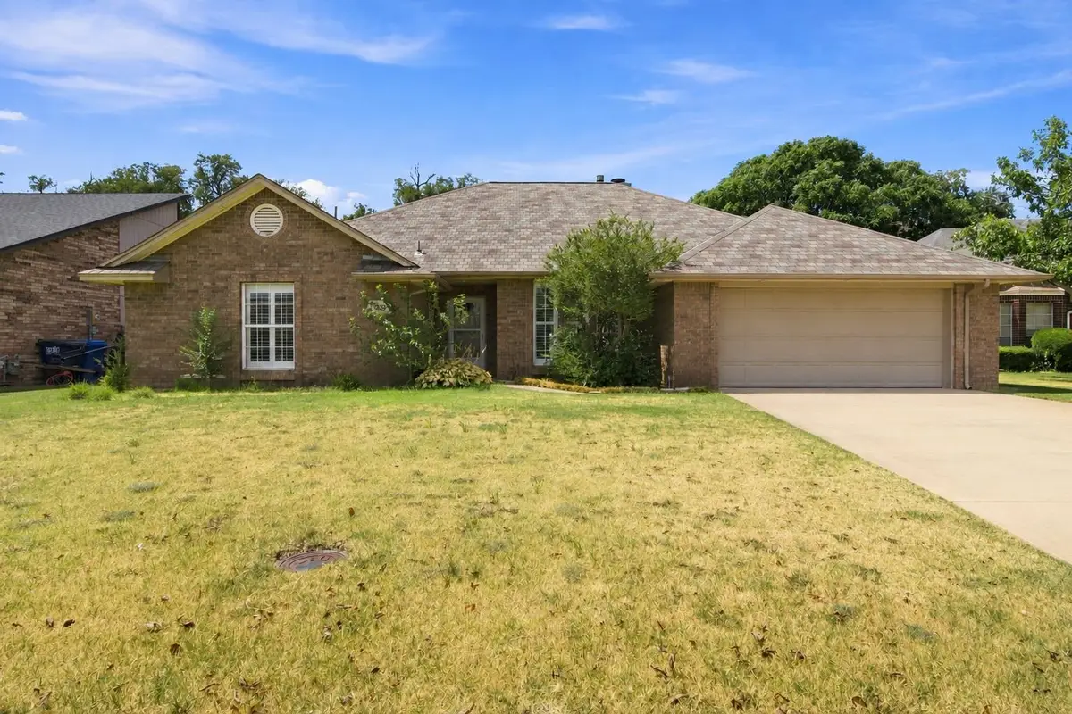 3722 Willow Lake Ln, Enid, OK 73703-1417 - #1