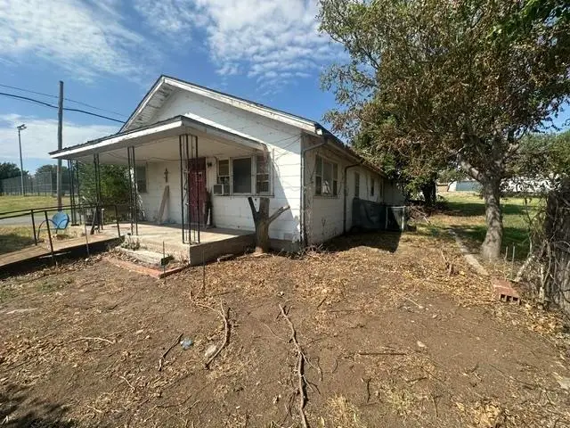 423 S Summer, Shattuck, OK 73858 - #2