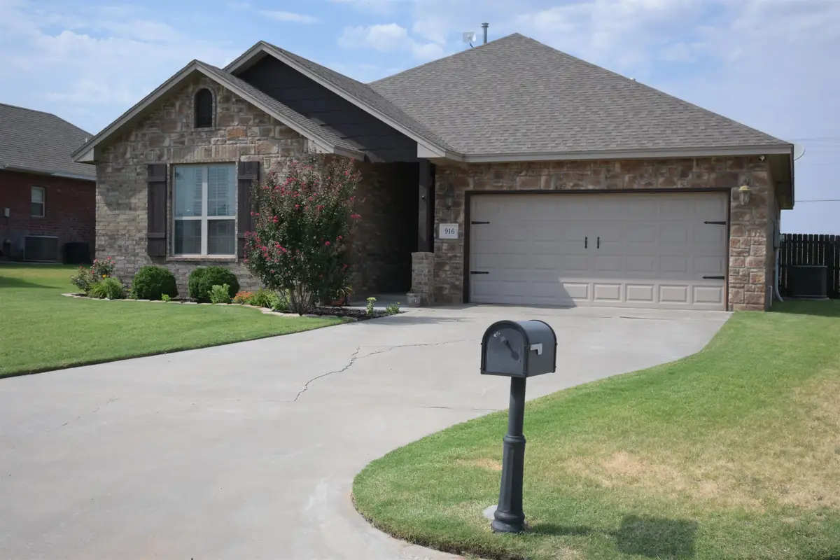 916 North Creek Dr, Woodward, OK 73801 - #1