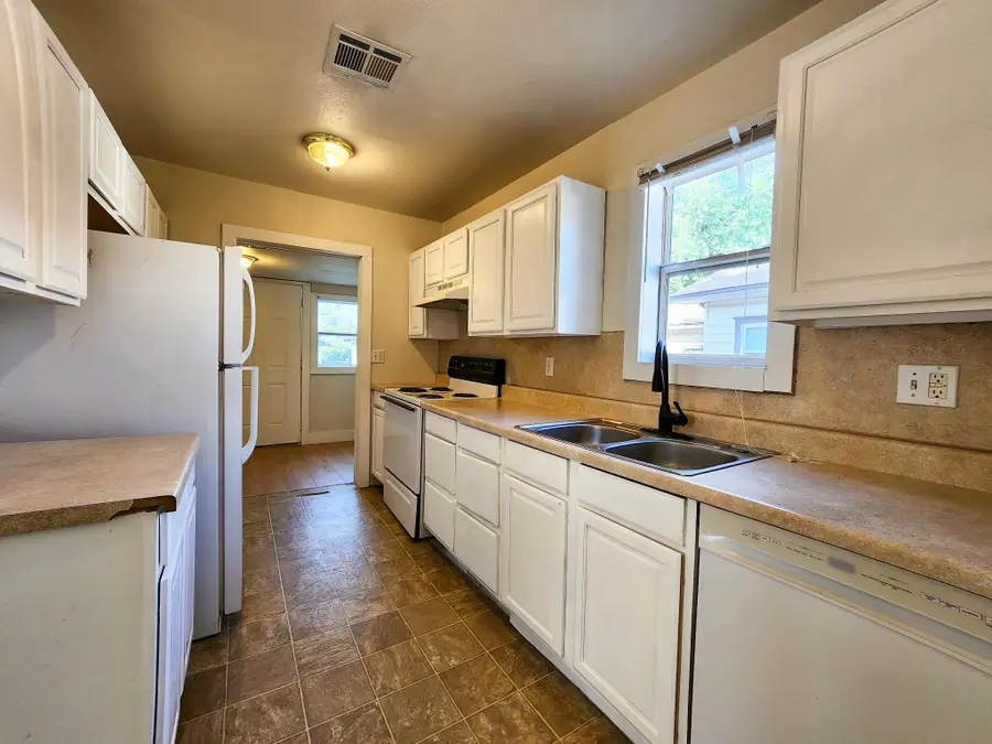 1505 W Maine, Enid, OK 73703 - #3