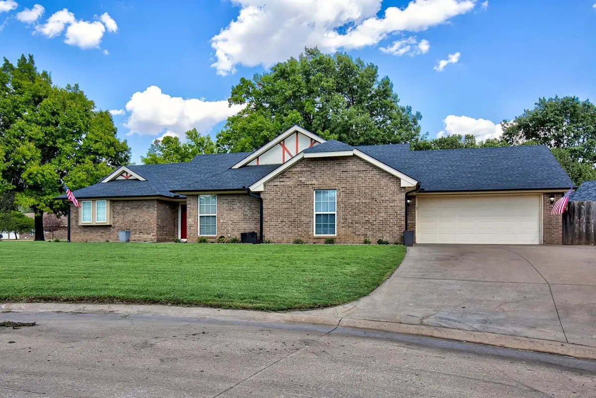 1704 Old Post Cir, Enid, OK 73703 - #1