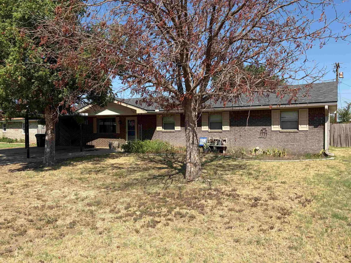 738 Cynthia Dr, Mooreland, OK 73852 - #1