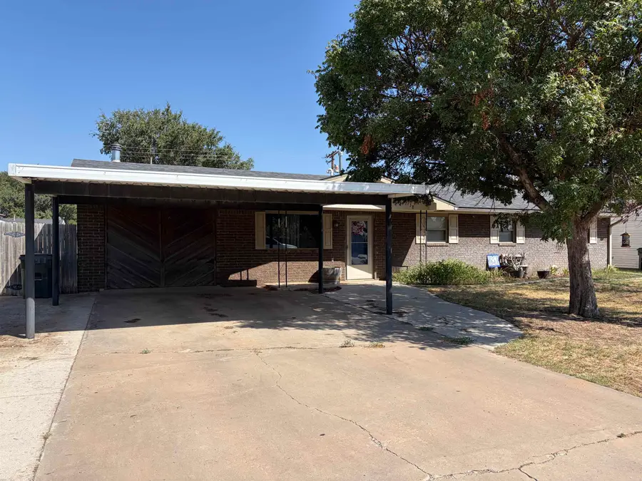 738 Cynthia Dr, Mooreland, OK 73852 - #2