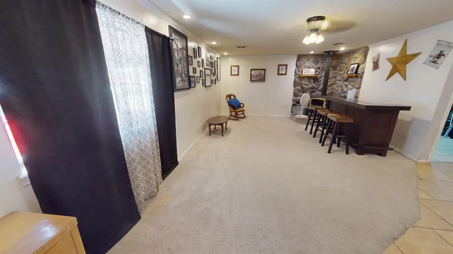738 Cynthia Dr, Mooreland, OK 73852 - #3