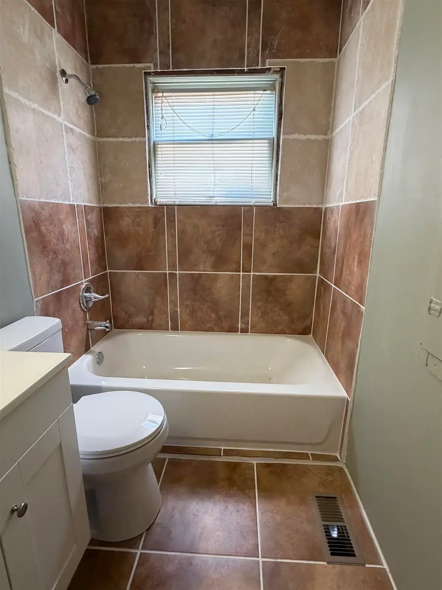 613 N 20th St, Enid, OK 73701 - #3
