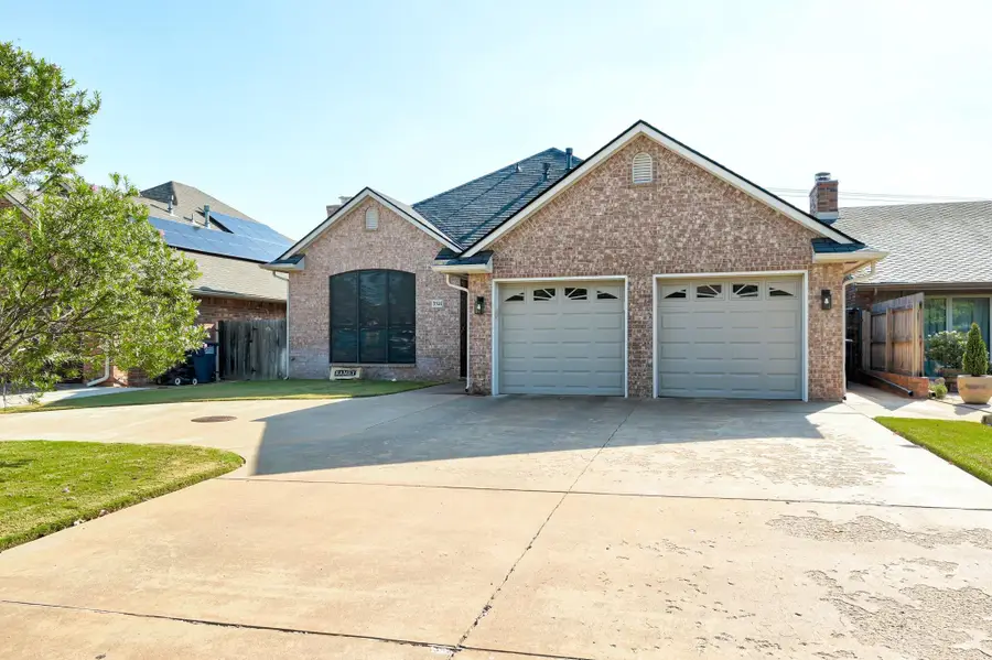 3521 Rockwood Rd, Enid, OK 73703 - #2