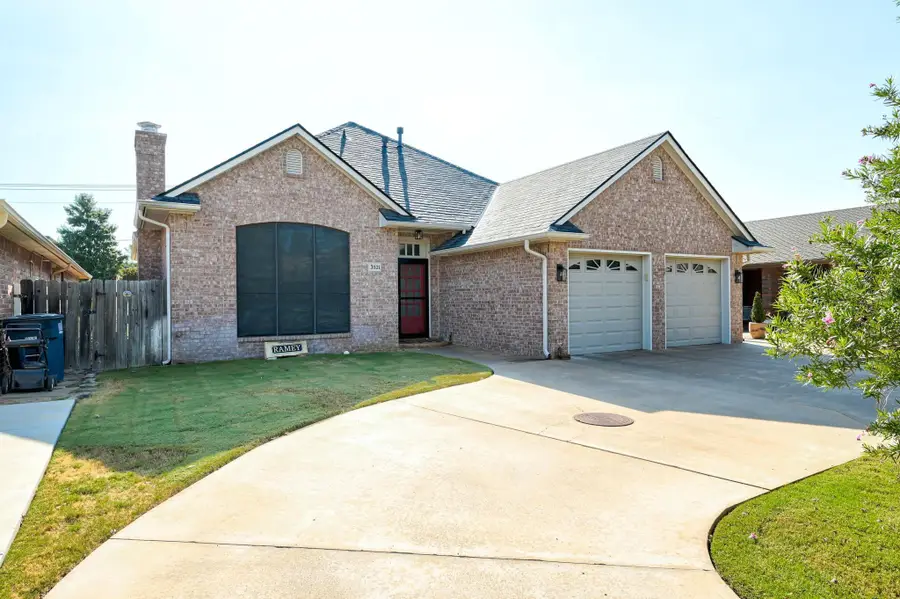 3521 Rockwood Rd, Enid, OK 73703 - #3