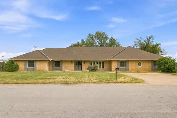 1020 Hadwiger Dr, Cherokee, OK 73717