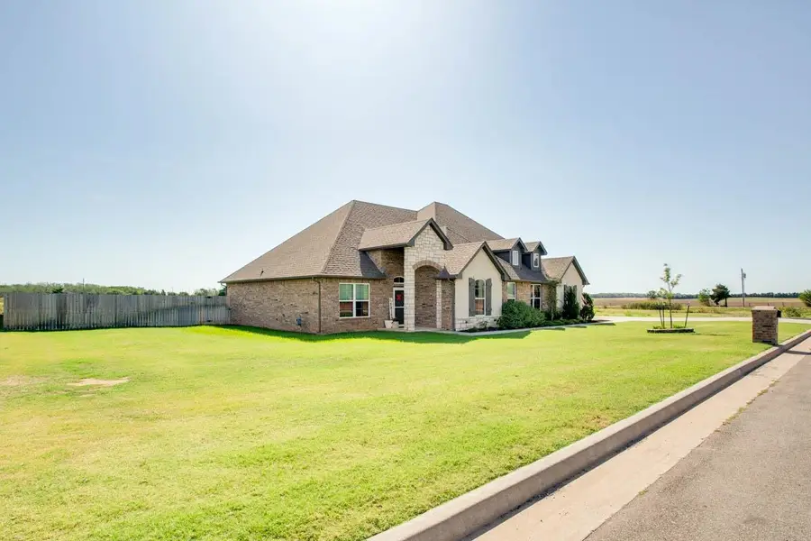 7005 Chisholm Ranch Dr, Enid, OK 73703 - #3