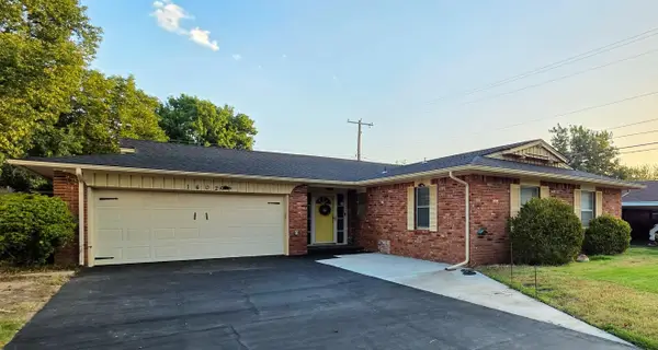 1402 Suggett Ave, Enid, OK 73703