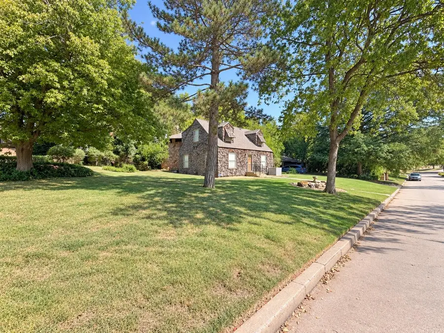 315 N 17th St, Enid, OK 73701 - #3
