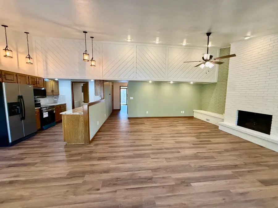 1711 Surrey Ln, Enid, OK 73703 - #3