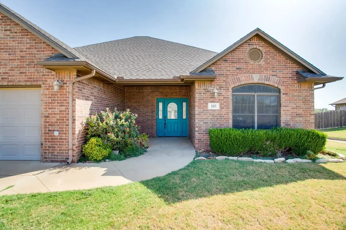505 Grizzly Ln, Enid, OK 73703 - #1