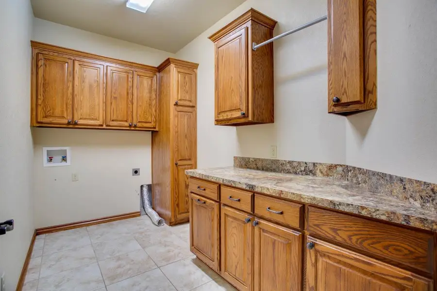 505 Grizzly Ln, Enid, OK 73703 - #3