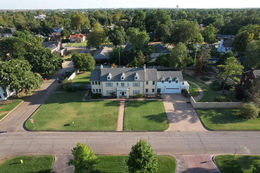 1301 W York Ave, Enid, OK 73703 - #2