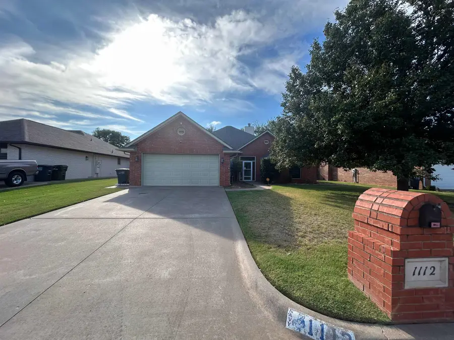 1112 Briar Ridge Rd, Enid, OK 73703 - #2