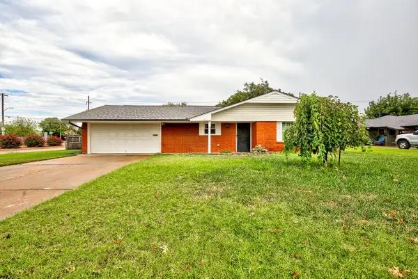 1201 Sunnybrook Lane, Enid, OK 73703
