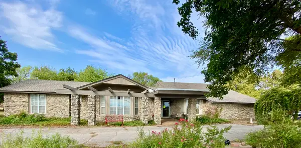 1902 S Oakwood, Enid, OK 73703