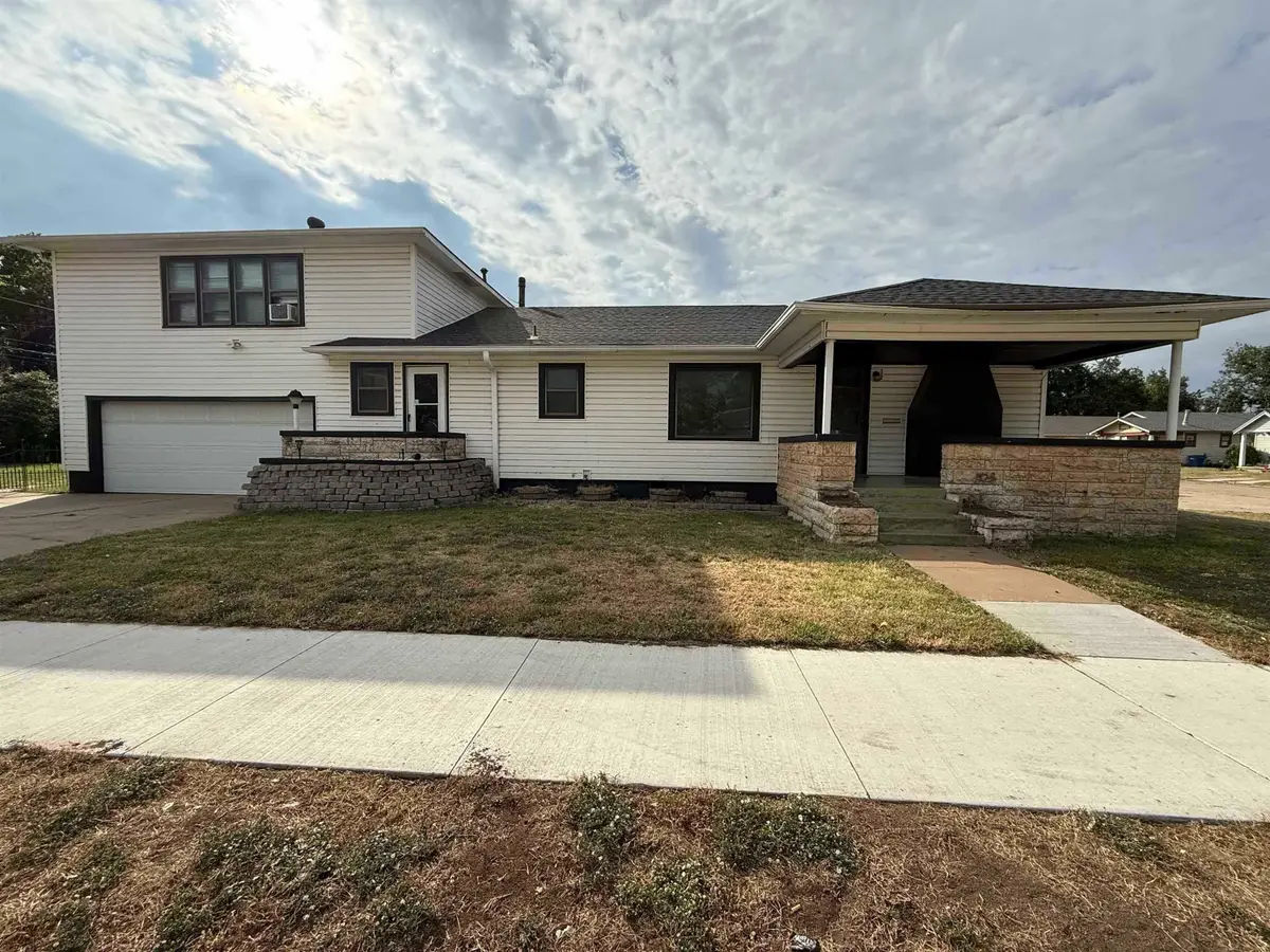 424 N 10th, Enid, OK 73701-1366 - #1