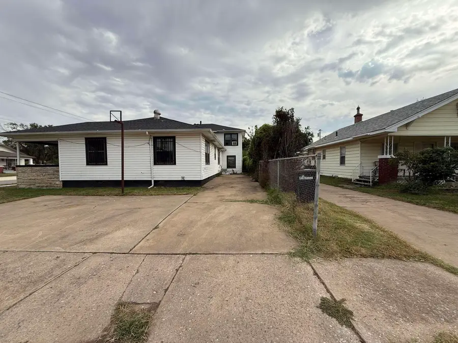 424 N 10th, Enid, OK 73701-1366 - #2