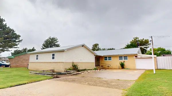 816 Missouri Dr, Laverne, OK 73848