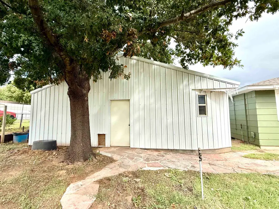 1915 14TH, Woodward, OK 73801 - #3