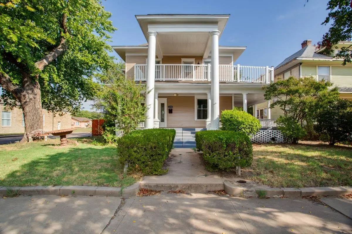 1224 W Broadway Ave, Enid, OK 73703 - #1