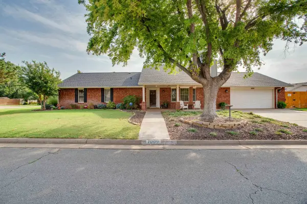 1009 Briar Ridge Rd, Enid, OK 73703