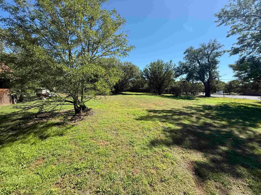 4002 1ST, Woodward, OK 73801 - #3