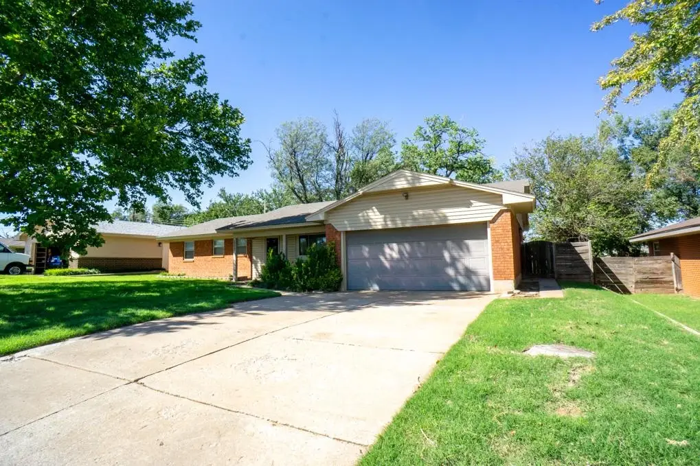 3636 Cheyenne Dr, Woodward, OK 73801 - #1